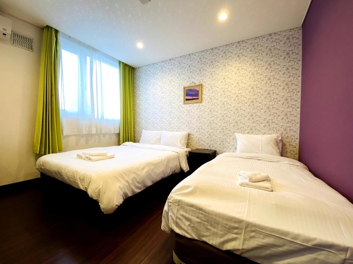 Petit Hotel Melon Furano Exterior photo