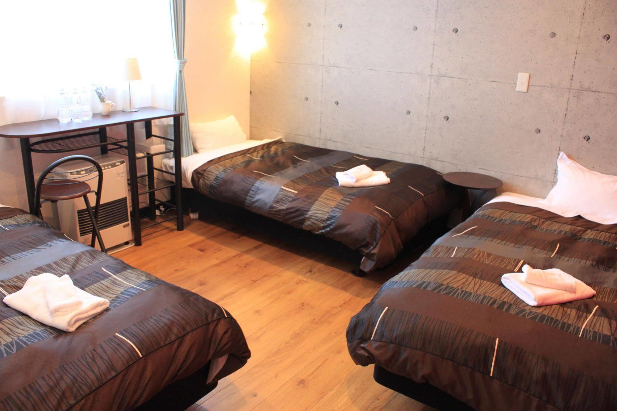 Petit Hotel Melon Furano Exterior photo